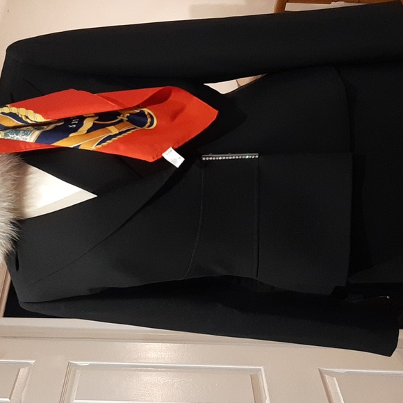 Tahari black suits set of 2 - Picture 14 of 14